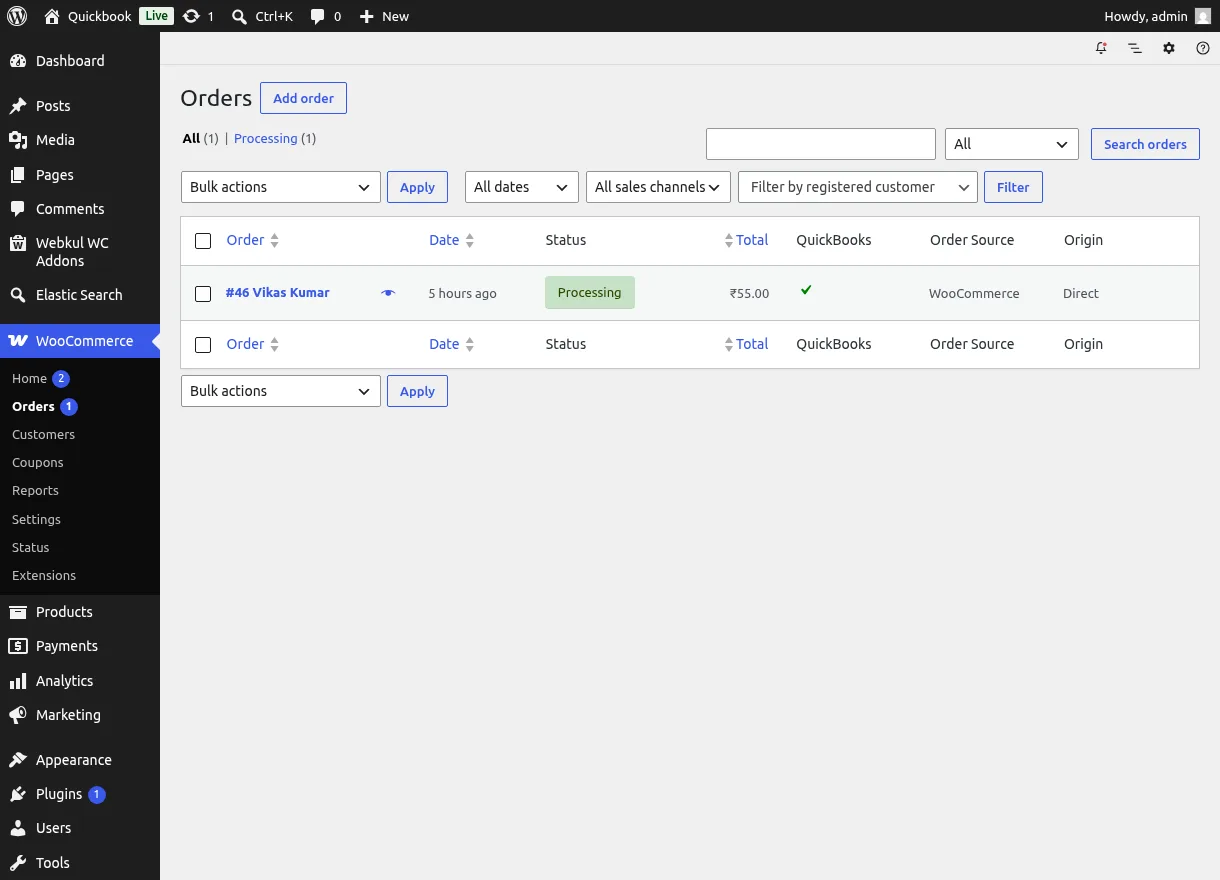 WooCommerce Orders screen with the QuickBooks status column